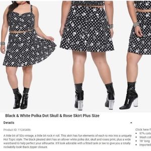 HOT TOPIC BLACK & WHITE POLKADOT SKULL ROSES SKIRT